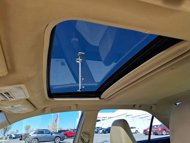 Thumbnail: 2015 Toyota Camry - 14