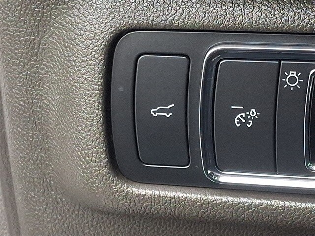 Thumbnail: 2022 Lincoln Corsair - 28