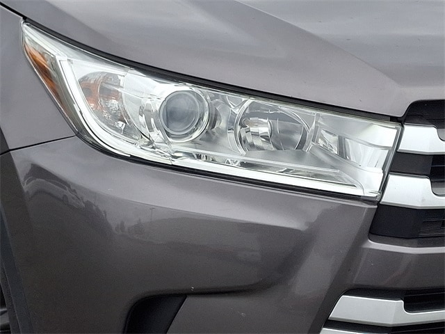 Thumbnail: 2019 Toyota Highlander - 4