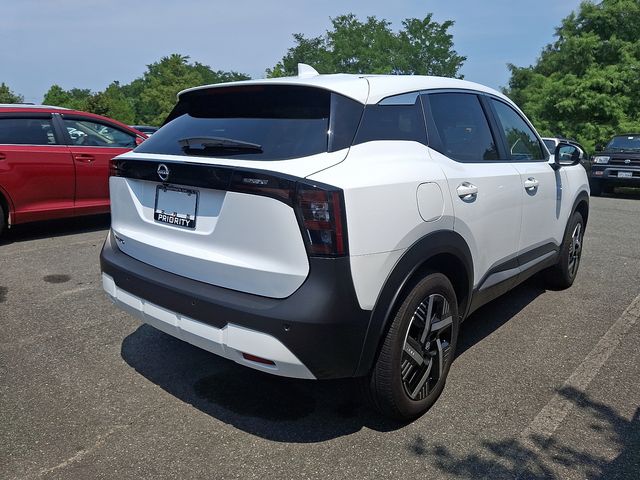 Thumbnail: 2025 Nissan Kicks - 4