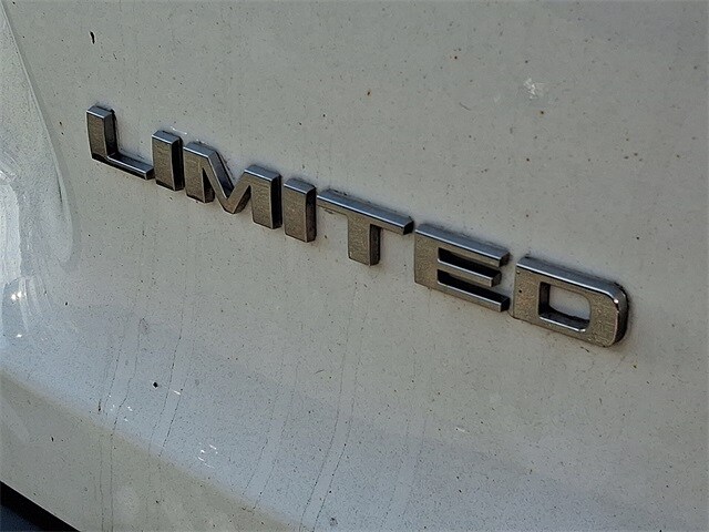 Thumbnail: 2019 Jeep Cherokee - 10