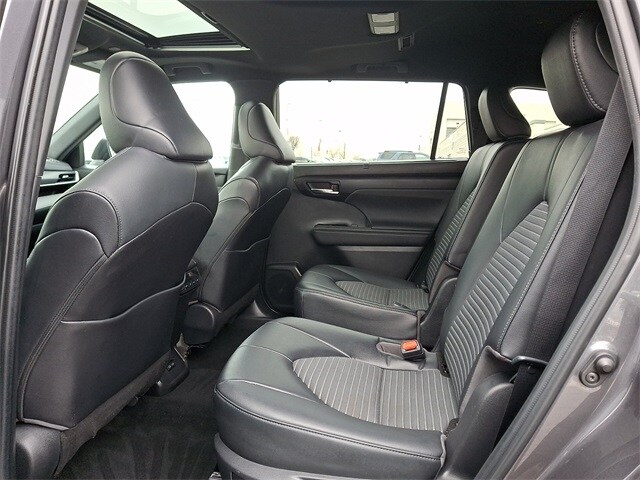 Thumbnail: 2023 Toyota Highlander - 10