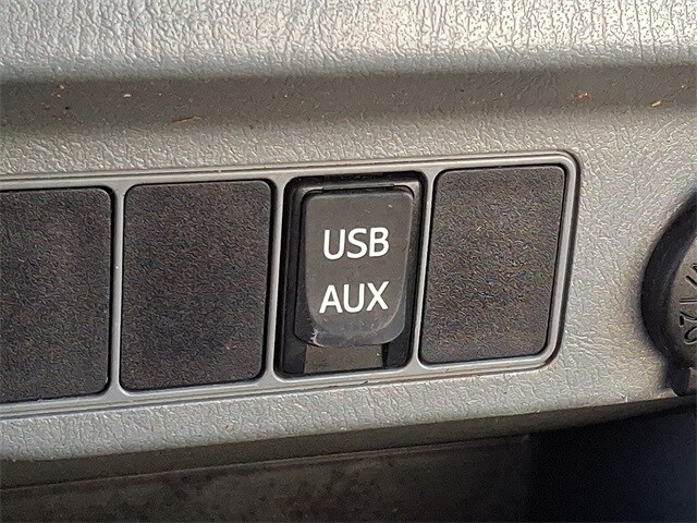 Thumbnail: 2015 Toyota Tacoma - 21