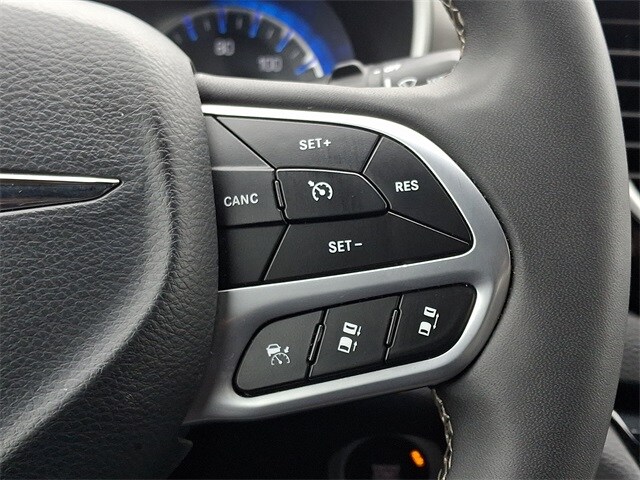 Thumbnail: 2025 Chrysler Pacifica - 21