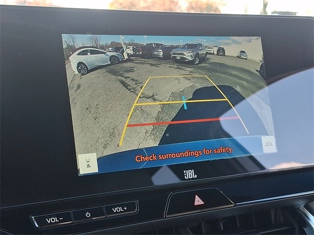 Thumbnail: 2024 Toyota Venza - 18