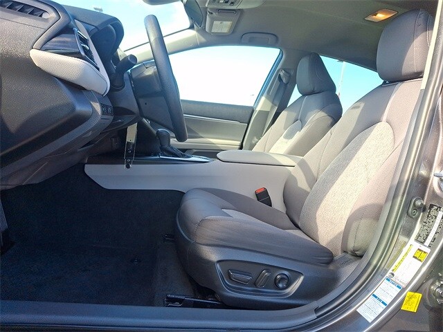 Thumbnail: 2022 Toyota Camry - 13