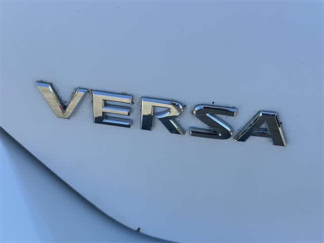 2009 Nissan Versa 1.8 S 7