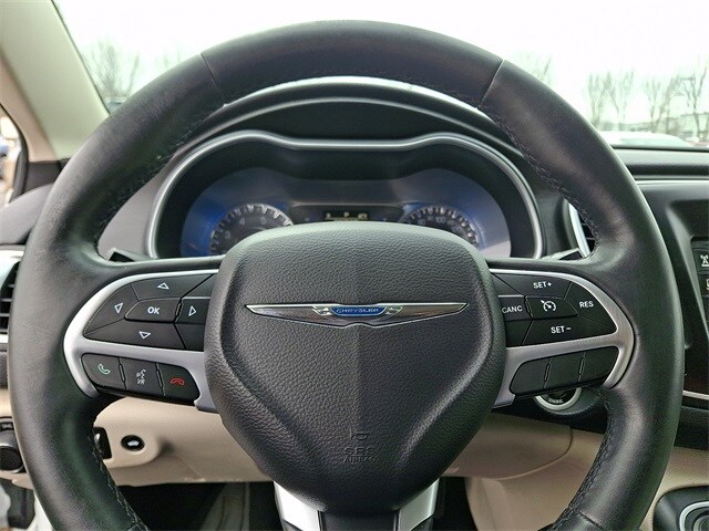 Thumbnail: 2015 Chrysler 200 - 18