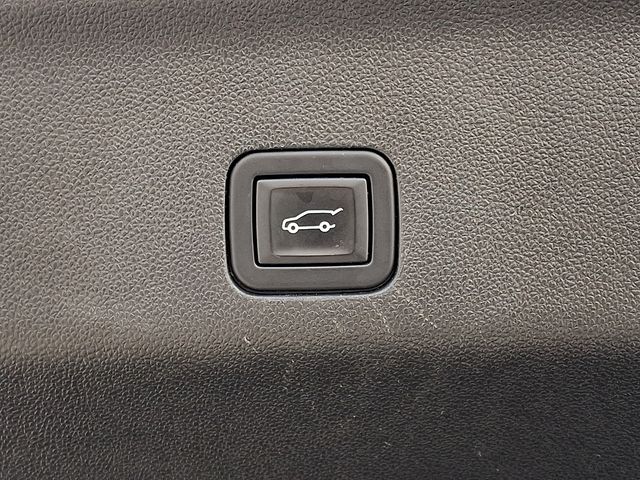 Thumbnail: 2023 Chevrolet Suburban - 31