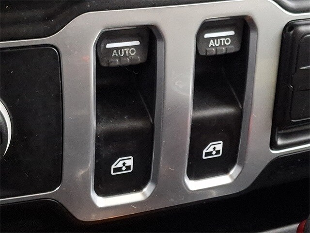 Thumbnail: 2018 Jeep Wrangler - 24