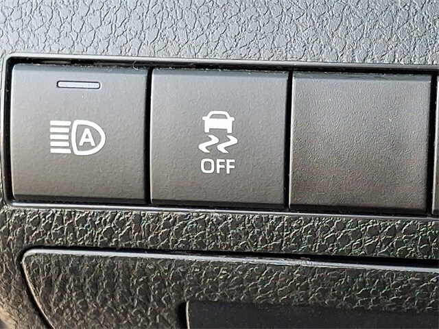 Thumbnail: 2023 Toyota Camry - 26