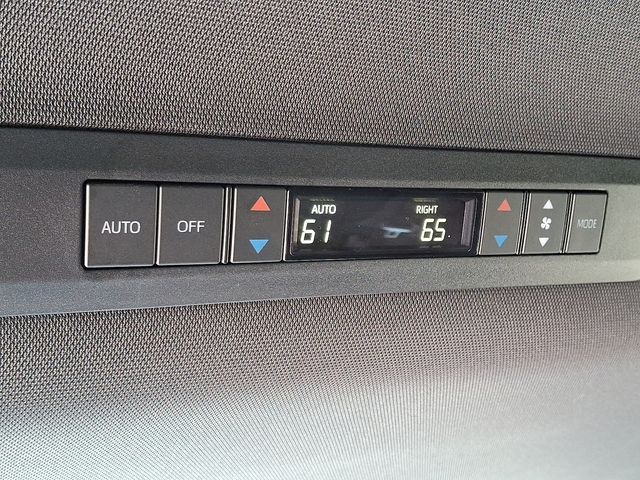 Thumbnail: 2026 Toyota Sienna - 8