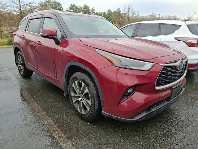 Thumbnail: 2023 Toyota Highlander - 3