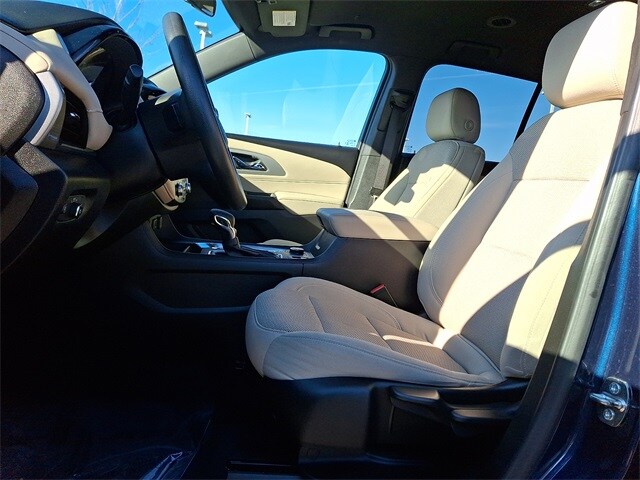 Thumbnail: 2023 Chevrolet Traverse - 14