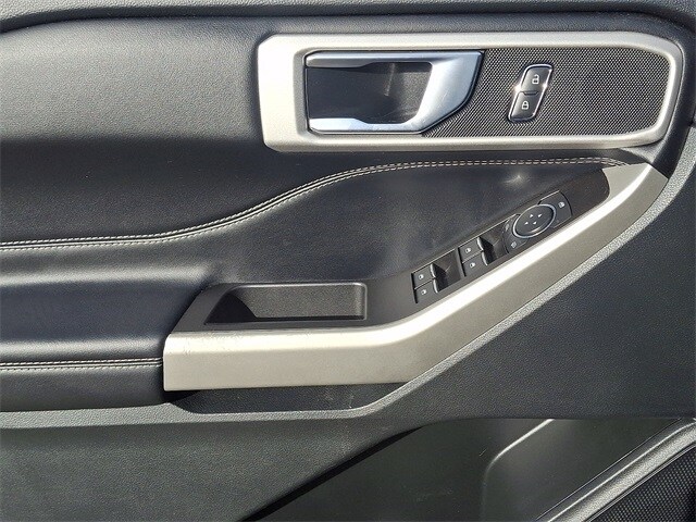 Thumbnail: 2022 Ford Explorer - 10