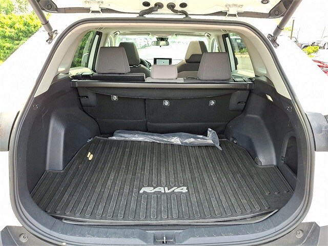 2024 Toyota RAV4 XLE 29
