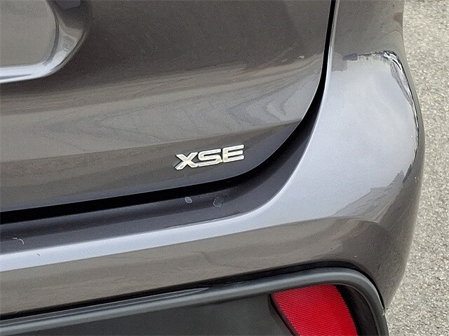 Thumbnail: 2023 Toyota Highlander - 36