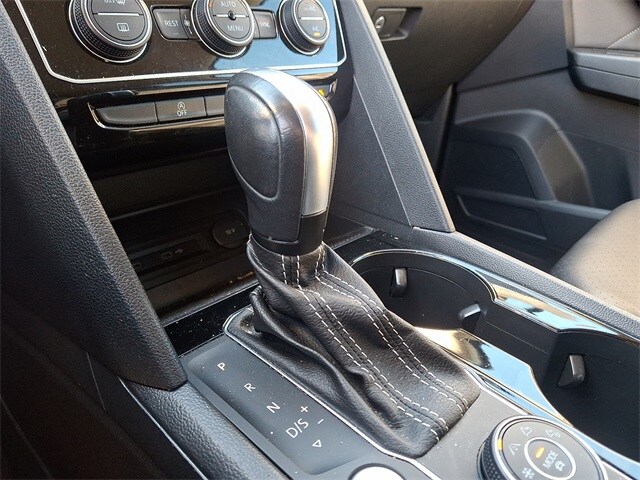 Thumbnail: 2022 Volkswagen Atlas - 10