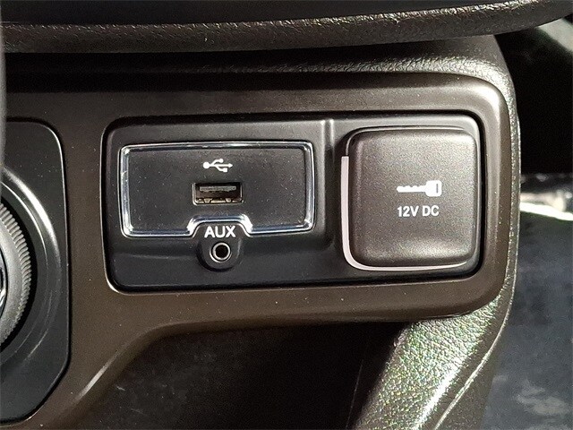 Thumbnail: 2023 Jeep Renegade - 26