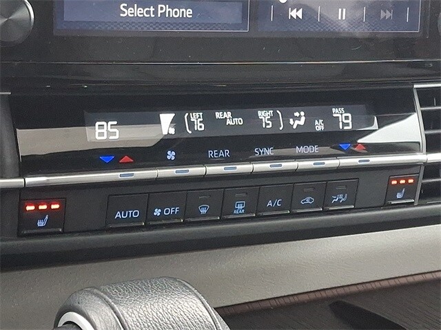 Thumbnail: 2024 Toyota Sienna - 17