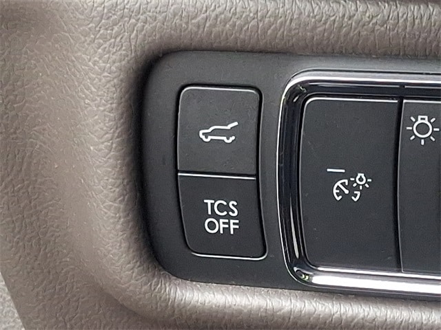 Thumbnail: 2022 Lincoln Nautilus - 25