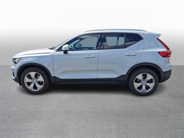 Thumbnail: 2021 Volvo XC40 - 6