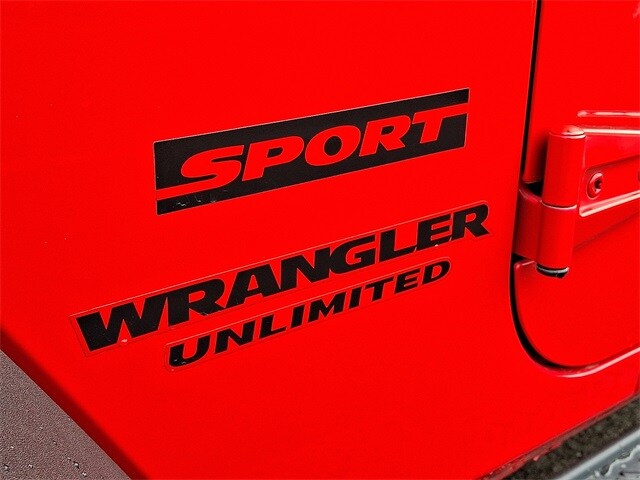 Thumbnail: 2017 Jeep Wrangler - 29