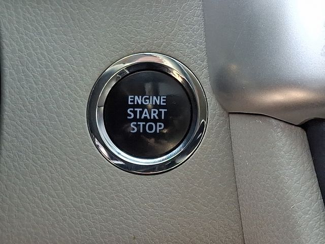 Thumbnail: 2016 Toyota Highlander - 25