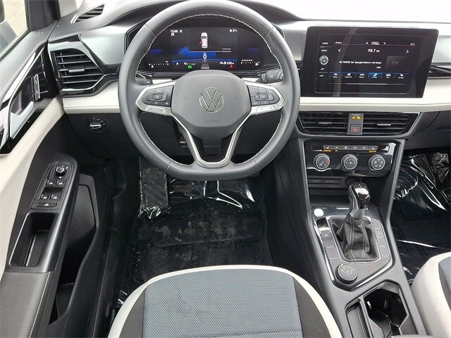 Thumbnail: 2025 Volkswagen Taos - 12