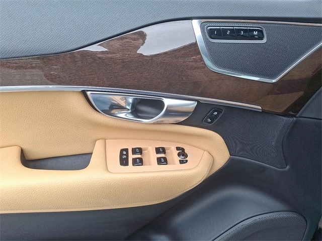 Thumbnail: 2017 Volvo XC90 - 12