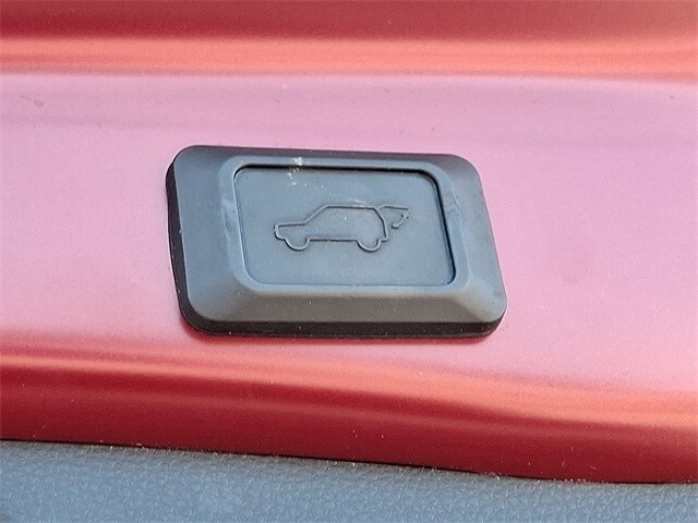 Thumbnail: 2020 Toyota RAV4 - 31