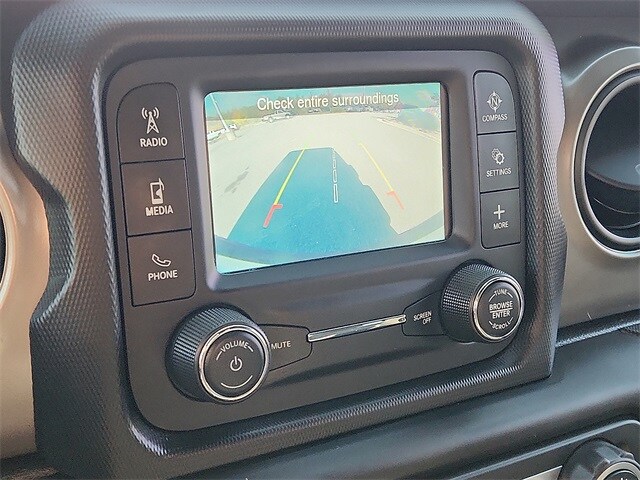 Thumbnail: 2018 Jeep Wrangler - 14