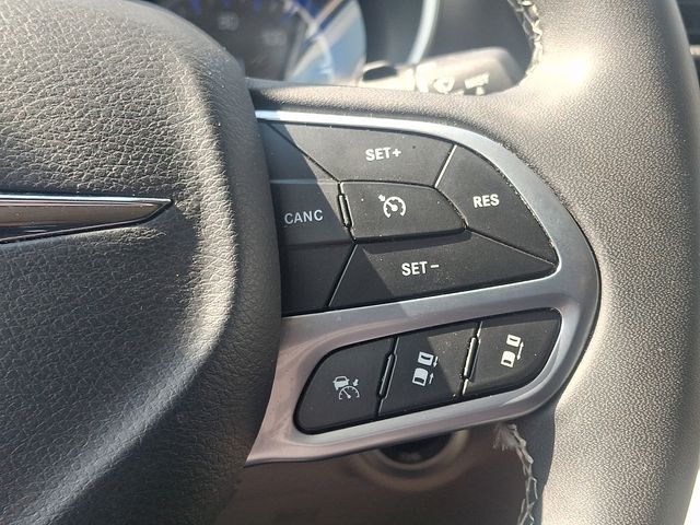 Thumbnail: 2023 Chrysler Pacifica - 22