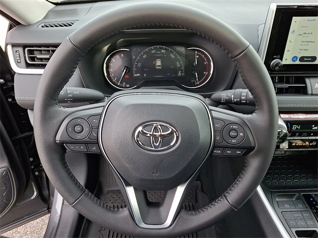 Thumbnail: 2025 Toyota RAV4 - 17