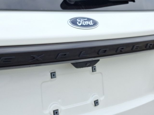 Thumbnail: 2025 Ford Explorer - 32