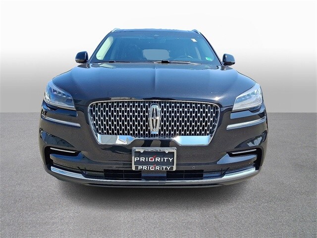 Thumbnail: 2023 Lincoln Aviator - 2