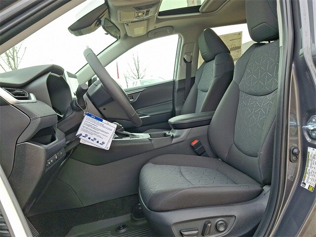 Thumbnail: 2025 Toyota RAV4 - 11