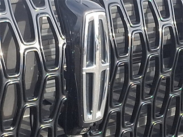 Thumbnail: 2023 Lincoln Corsair - 32