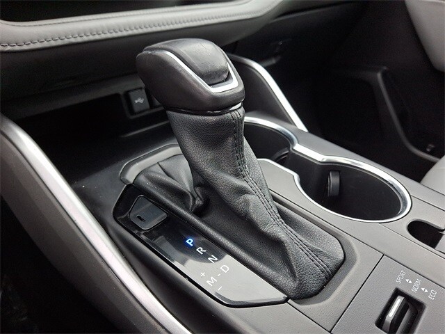 Thumbnail: 2021 Toyota Highlander - 16