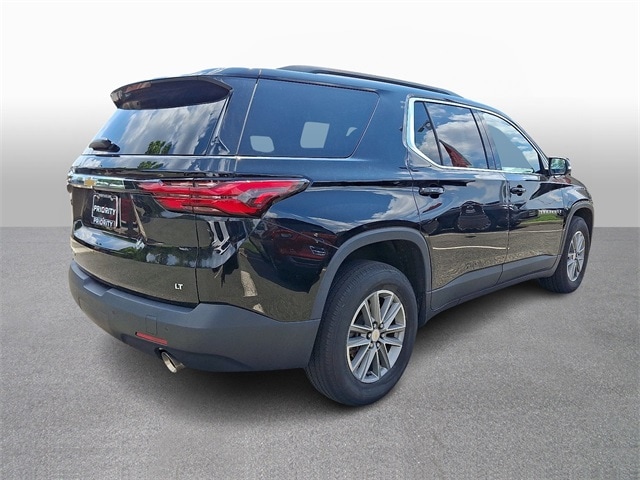 Thumbnail: 2023 Chevrolet Traverse - 4