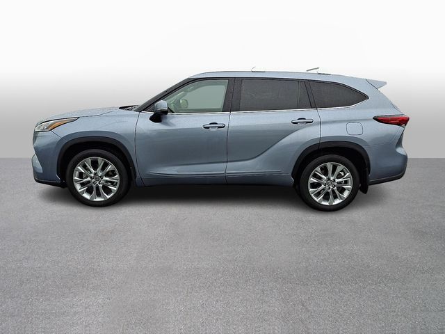 Thumbnail: 2023 Toyota Highlander - 7