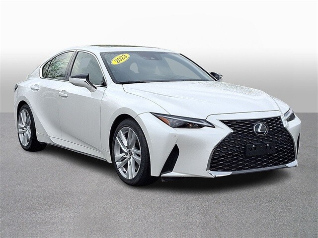 2023 Lexus IS 300 3