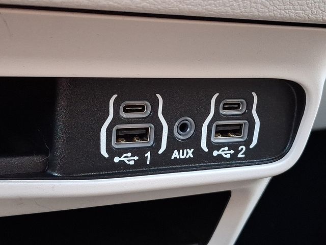 Thumbnail: 2023 Chrysler Voyager - 24