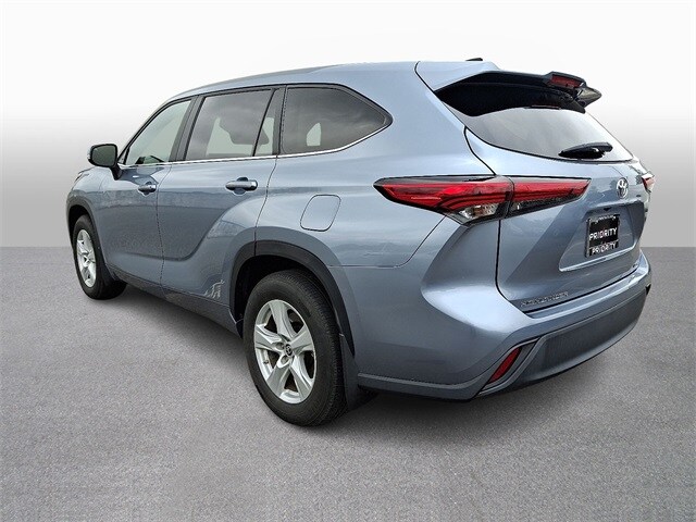Thumbnail: 2023 Toyota Highlander - 6