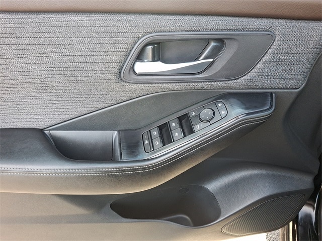 Thumbnail: 2023 Nissan Rogue - 11