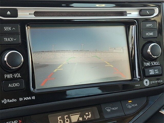 Thumbnail: 2016 Toyota Prius c - 17