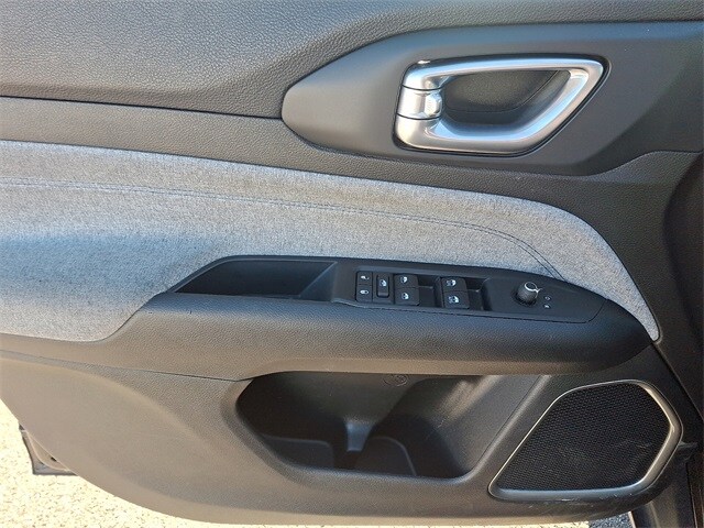 Thumbnail: 2022 Jeep Compass - 12