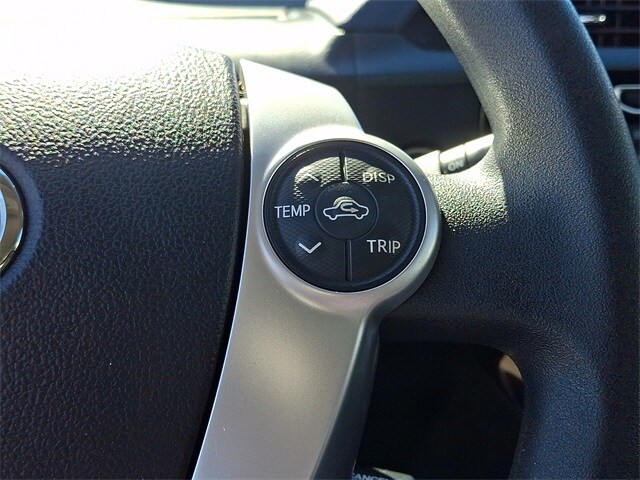 Thumbnail: 2016 Toyota Prius c - 21