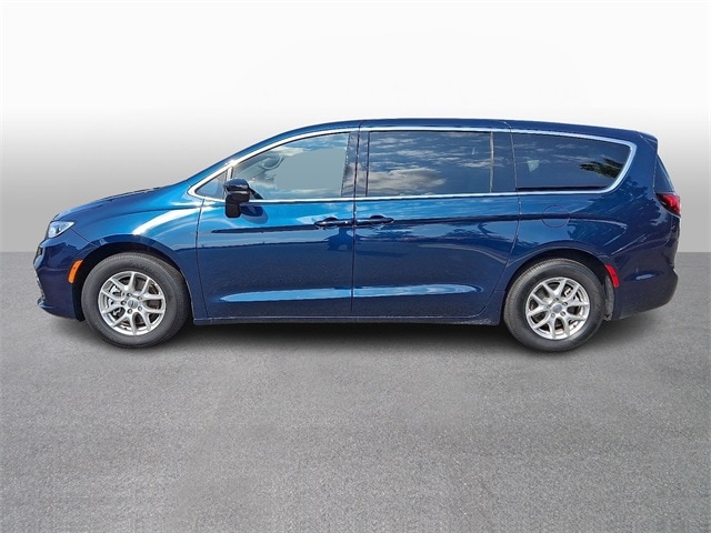 Thumbnail: 2025 Chrysler Pacifica - 7