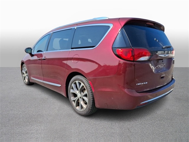 Thumbnail: 2017 Chrysler Pacifica - 6
